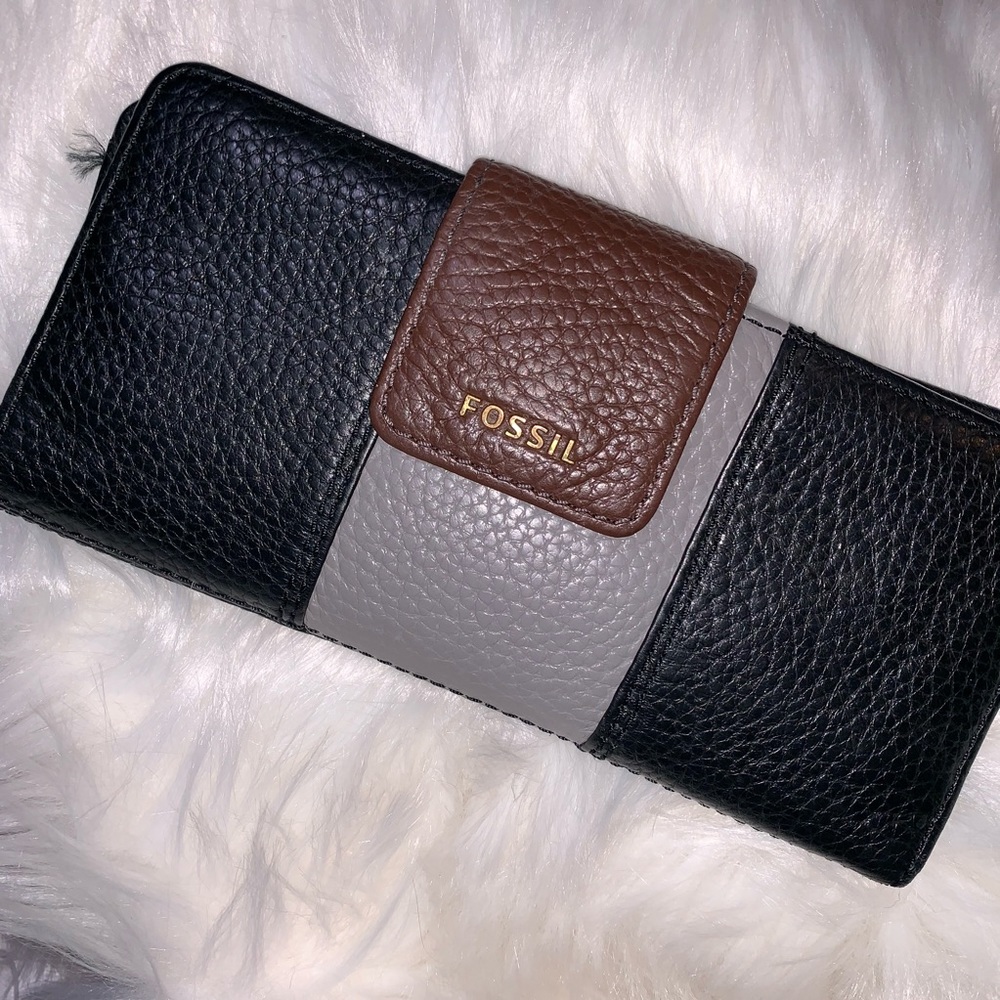 Fossil wallet